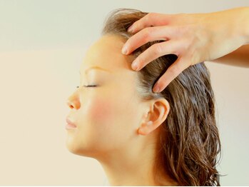 ヘアーデザイン キズナ(HAIR DESIGN Kizuna)の写真/【Kizuna1番人気！】《リピーター続出！》Kizuna「独自の技法」で美髪に導く。キレイな髪はまず頭皮から！