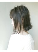 切りっぱボブ×カーキグレージュ