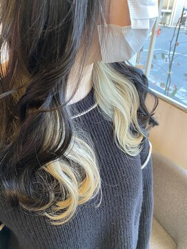 ヘアーエポック(hair epoque) ハイコントラスト、ホワイトベージュ/インナーカラー