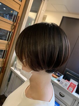 ボアップ 松山店(boappu) 刈り上げショート#ショート#センター分け#イルミナカラー