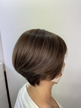 ケーアールツーエス 河内長野店(KR2S) グレージュハイライトカラー