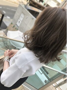 ナンバー エアロ 横浜(N° +aero) 韓国ヘア/マロンベージュ/シースルーバング/くびれミディ