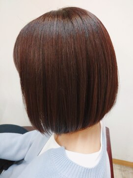 チルコ(chillco) 髪がツヤツヤに見えるピンクカラー×ミニボブ