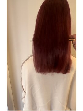 イイネ(iine) ハイトーンカラーレッドピンク髪質改善サラツヤ髪