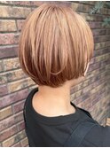 丸みショートボブ　レイヤー　オレンジベージュ　ハイトーン