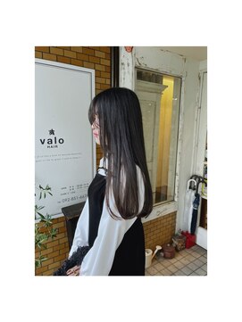 ヴァロ ヘアデザイン(valo Hair Design) ナチュラルロングヘアー