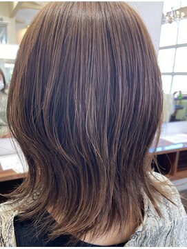 フィッツヘアー 五泉店(Fits Hair) ミディアムレイヤー×アッシュカラー