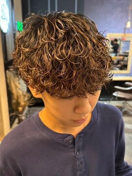 リット バイ フィフス 鹿児島中央駅店(Lit. by fifth) 波巻きスパイラルパーマメンズマッシュパーマツイストパーマ