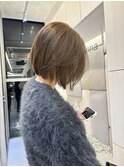 柔らかカーキベージュ