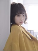 外ハネがキュートなボブヘアミディアムスタイル