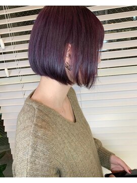 モルニ(MORNI) パープルカラー_マロンベージュ Aラインボブ かきあげ