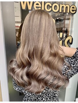 ラビス(Lovis) ミディアム/暗めカラー/デザインカラー/フェイスフレーミング