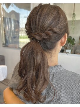 アンリ(anri) ポニーアレンジ