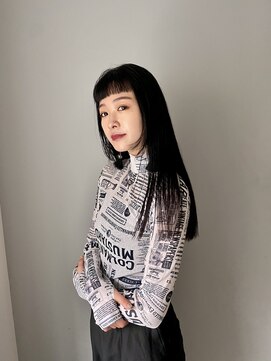 ユイル(Uil) 小顔前髪顔周りレイヤー× グレージュカラー デザインカラー