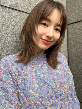 ホフ 大阪心斎橋店(F.O.F) ベージュインナーカラーショートボブレイヤーミディアム前髪