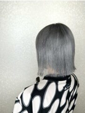 ウィン 川口元郷店(win) シルバーカラー/ハイトーン/外ハネスタイル