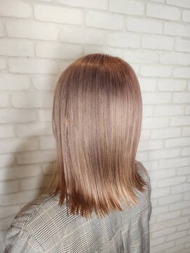 エレン 池袋(ElEn.) 【エレン池袋】ピンクベージュ/ぱつっとボブ/髪質改善