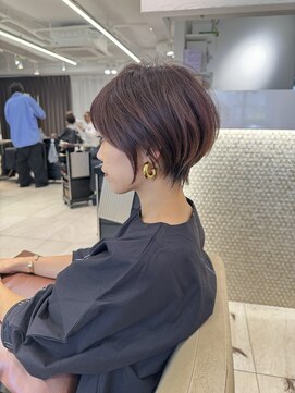 アンド ストーリーズ(&STORIES) 前髪あり耳掛け丸みくびれショートボブ20代30代40代50代（蘭）