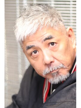 ミルトニア(MILTONIA) 60代オヤジベリーショートツーブロックフェードグレーヘア