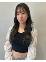 イル(ill)&nbsp;オリーブカラー オリーブベージュ ロング 透明感 大須