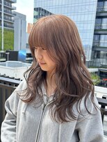 ローレン(Lolen.)&nbsp;ミルクティーベージュ/顔周りレイヤーウェーブヘア