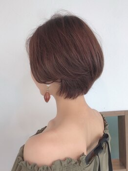 トゥーインワン(2in1)の写真/白髪染めでも妥協しない美しさ＊高発色で色持ちも良く時間が経っても、上品で若々しい艶のある仕上がりへ