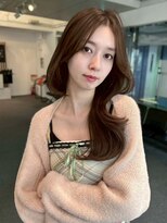 ユーフォリア 新宿通り(Euphoria) センター分けくびれヘア前髪ロングレイヤー韓国ヘアエモージュ