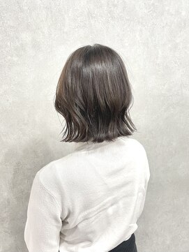 フランチェスカドットボブ(francesca.bob) アッシュグレージュ×外ハネボブ【渡辺俊弥】梅田