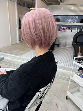 メイドバイスティーン(MADE BY STEEN) ショートボブ／ピンクカラー
