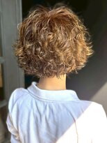 アットザコーナー(at the corner) ボブパーマ プードルパーマ ブラウンベージュ ブリーチカラー