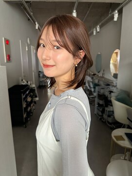 アム(amu) レイヤーカット/顔周りカット/おくれ毛カット/前髪カット