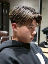 メッツ 原宿(METS) MEN'S/毛流れセンターパート×テーパーフェード/ハイライト