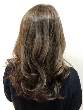 テラス アヴェダ 大丸心斎橋店(Terrace AVEDA) マッド系スモーキーカラー