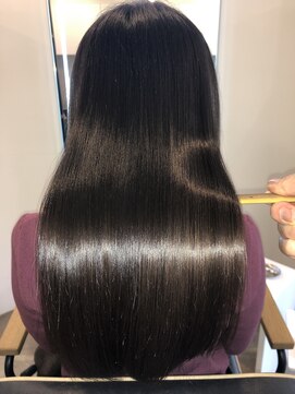 アールサロン アオヤマ(Rr SALON AOYAMA) プラチナミネコラストレート