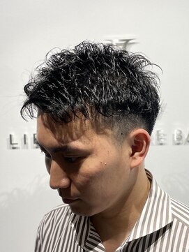 リバティシェアバーバー 銀座(LIBERTY SHARE BARBER) スパイラルパーマ/メンズカット/ツーブロック/フェード/<理容室>