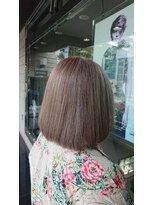 ヘア イノウエ HAIR INOUE グレイアッシュカラーの大人ボブ