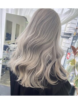 ジーナ(XENA) ケアブリーチ×ハイトーン×グレージュカラー(渋谷)