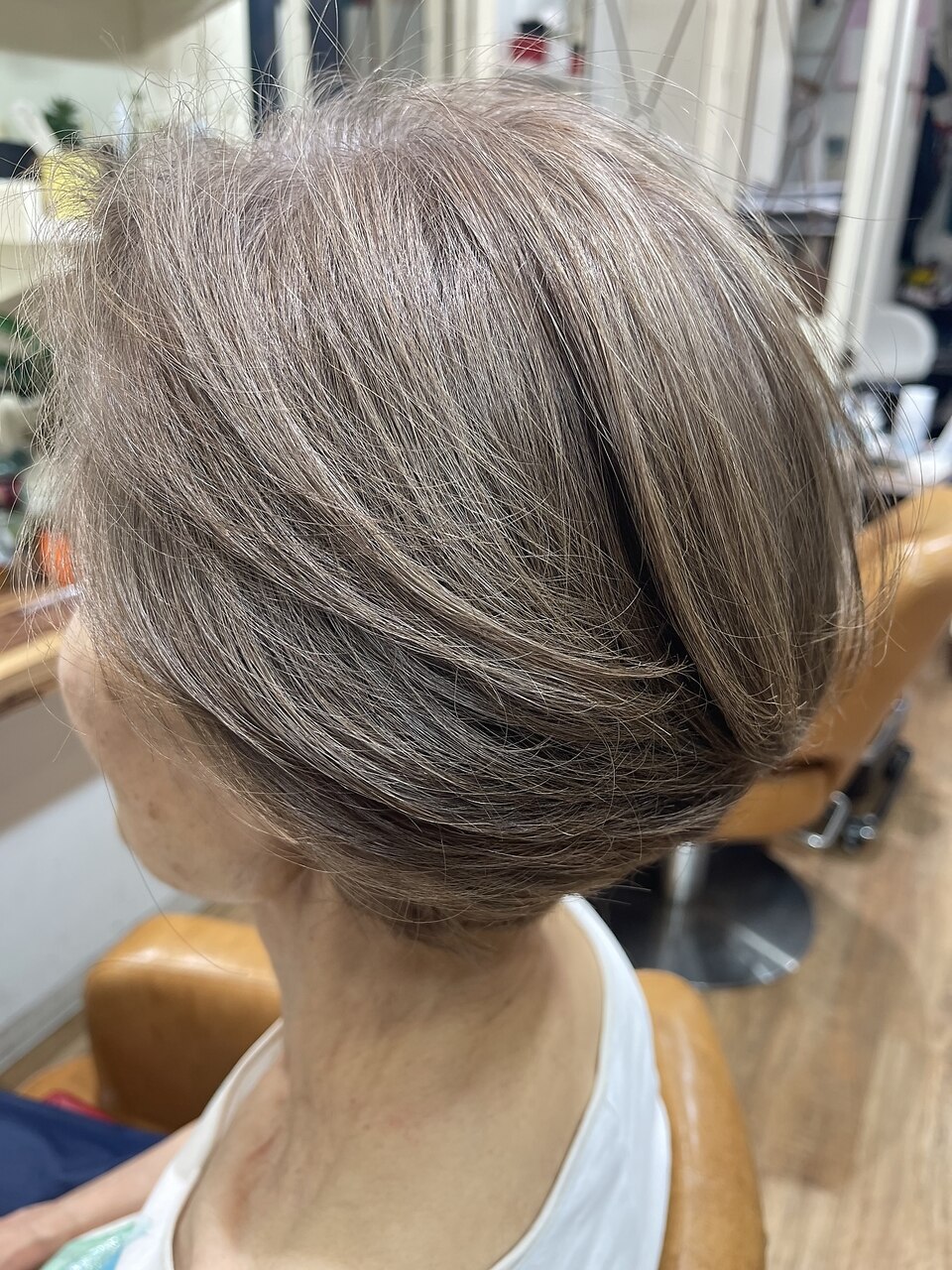 白髪染め 脱白髪染めハイライト』シルバーグレージュ | Ash 新杉田店 ブログ
