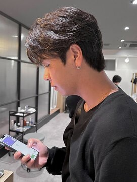 ノラ ギンザ(NORA GINZA) ビジネスヘアガイルヘアサイドパートコンマヘアニュアンスパーマ