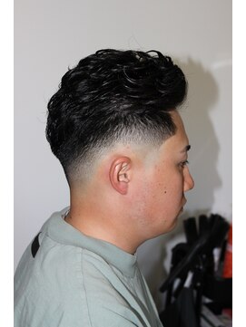 ウエストバーバーショップ(WEST BARBER SHOP) シンプルパーマスタイル