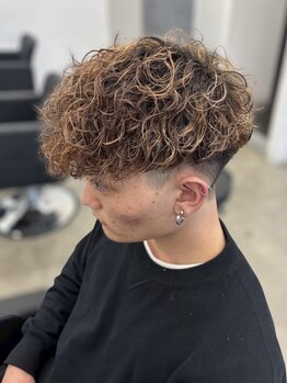 ラッドバイプティパ(rad...by petit-pas)の写真/《ウエイト高めのショートヘアが◎》ショートヘアと相性の良い無造作な質感のスペインカールが人気＊