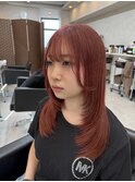 《加賀詩織》レイヤーカット×カシスレッド