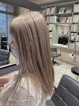 コレット(COLETTE) 20代30代40代◎大人可愛いくすみベージュ ストレート