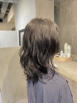 オルロバイイザ(ORLO by IZA) ミディアムレイヤーパーマ