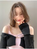 ガーリーレイヤー_オリーブベージュレイヤーカットウェットヘア
