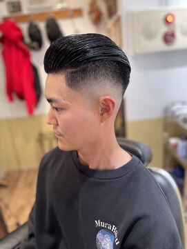 カムレイドフォーライフ(COMRADE 4 LIFE) 担当西村 スリックバック(オールバック)