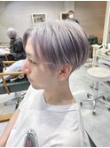 シルバーカラーツーブロックマッシュショート　ブリーチカラー