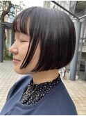 ショートバングとワンレンボブカット。