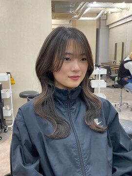 ローレン(Lolen.) 韓国風レイヤーカット/小顔に見せるヘア sayuri