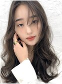 ほつれニュアンス毛束の暗髪くびれミックスカールロングレイヤー